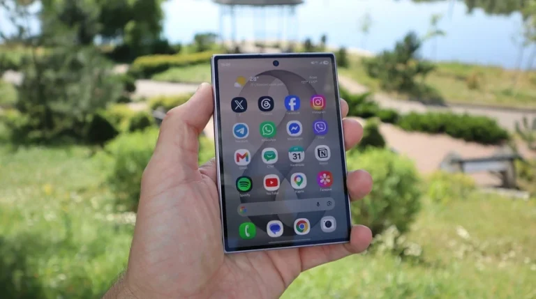Galaxy Fold8: тиждень зі складанкою, яку Samsung зробила не для роботи, а для розваг