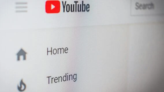 YouTube підвищив вартість Premium в Україні майже вдвічі. Скільки тепер коштують тарифи?