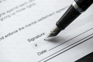 Шлюбний контракт: кому належить майно та як розподіляються сімейні борги